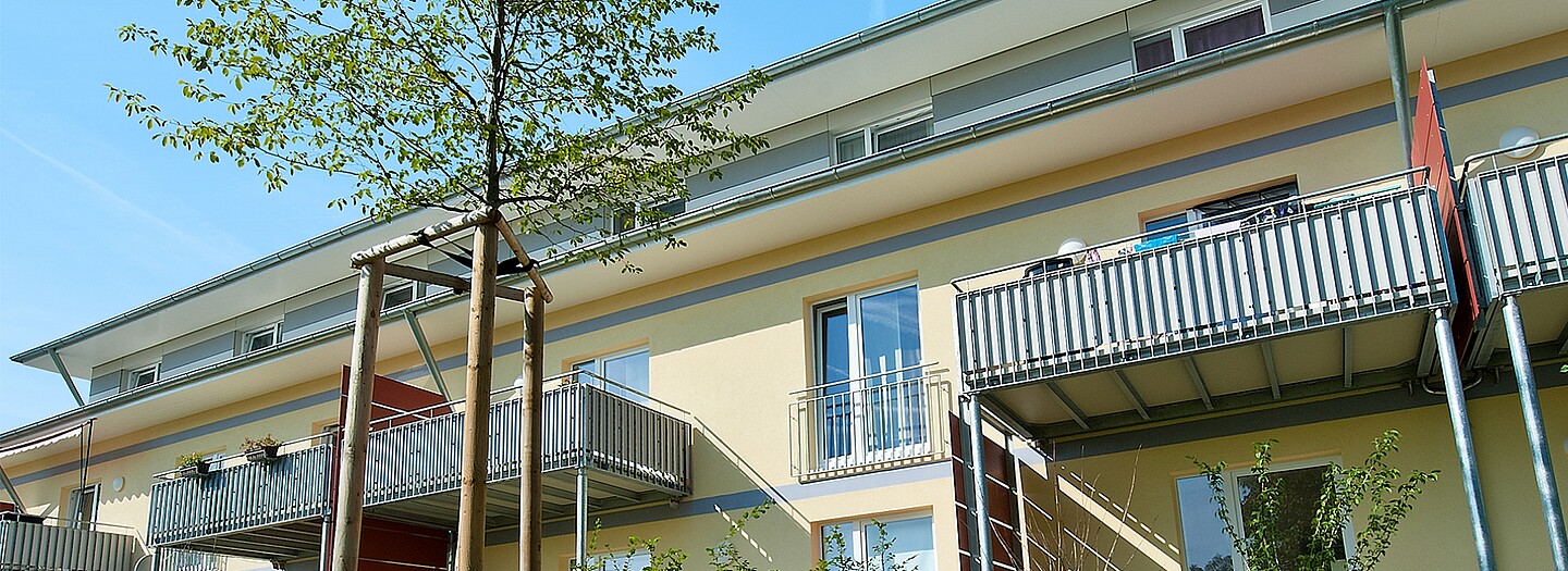 Eigenheimfinanzierung mit dem Bayerischen Wohnungsprogramm | BayernLabo Wohnungsgebäude, dass mit dem bayerischen Wohnungsbauprogramm der BayernLabo gefördert wurde.