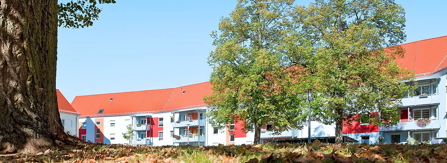 Eigenheimförderung mit dem bayerischen Zinsverbilligungsprogramm | BayernLabo Wohnungsgebäude, dass mit dem bayerischen Zinsverbilligungsprogramm der BayernLabo gefördert wurde.